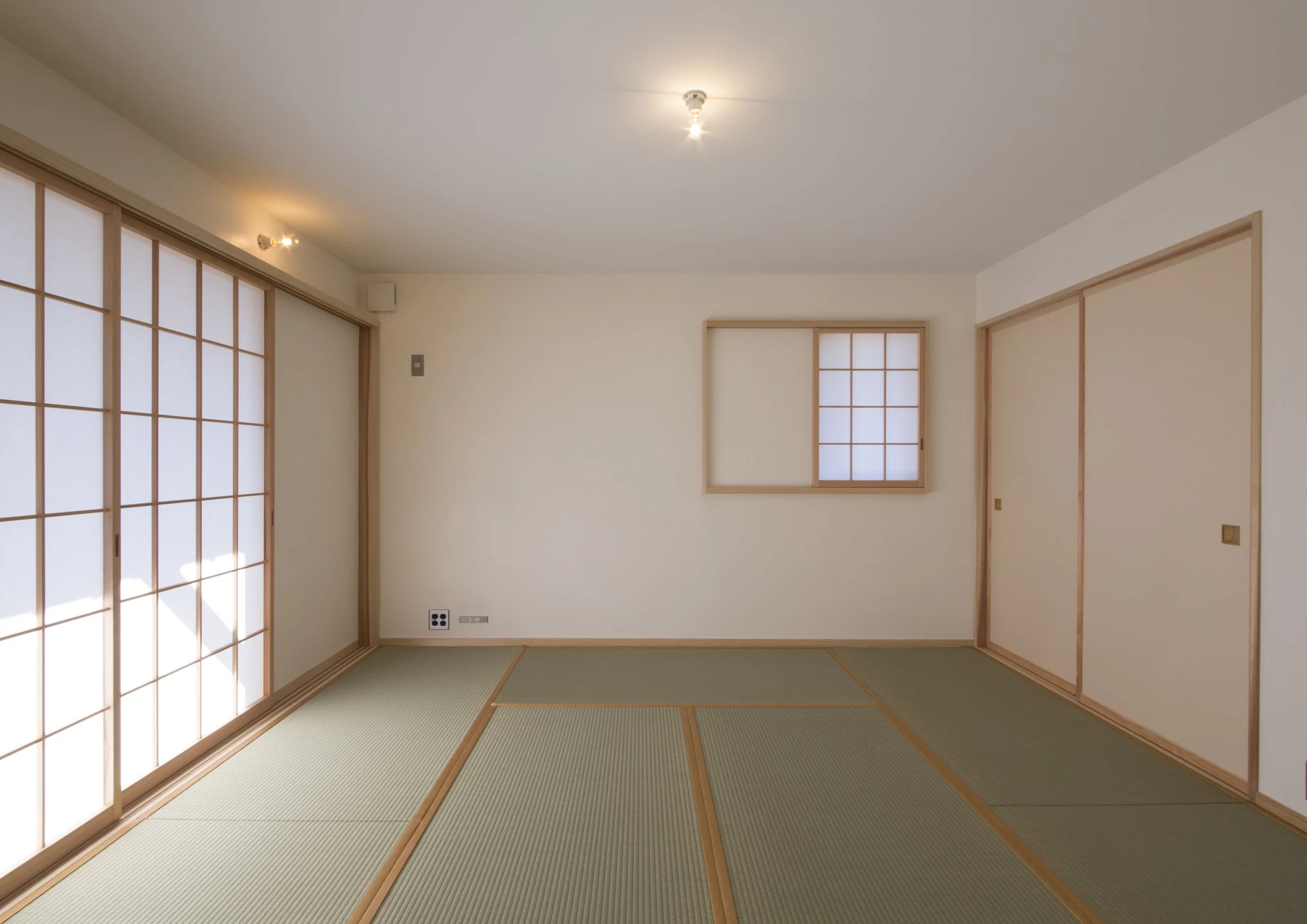 障子を通したやわらかな光。